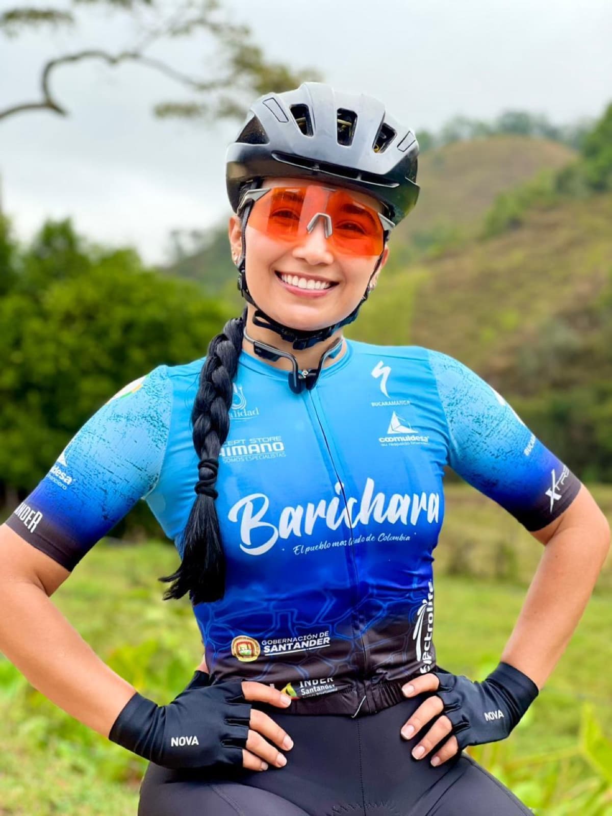 Ciclista con el maillot de Barichara antes de salir a rodar